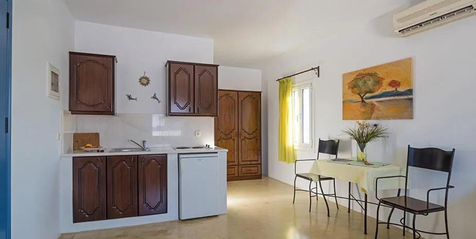 Anemes Aparthotel Avlemonas Bagian luar foto